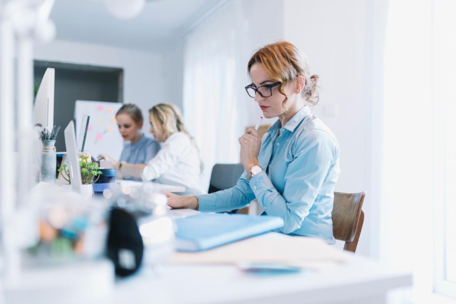 Équipe nemerilona travaillant sur des projets de financement startup